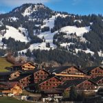 village &agrave; flanc de montagne