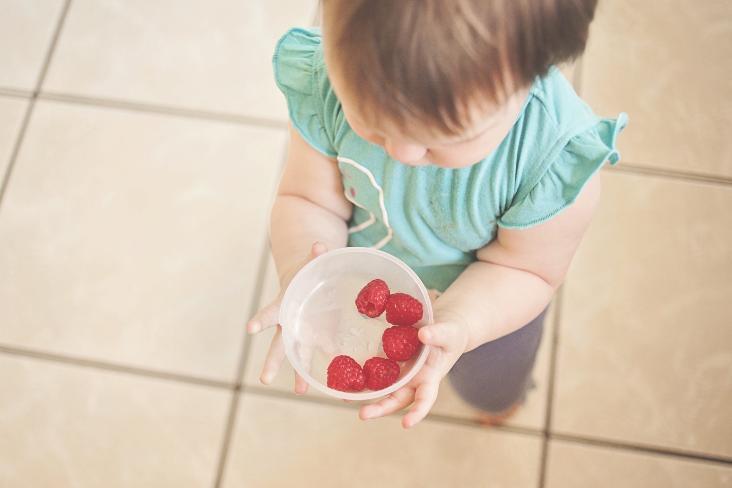 Qu’emporter pour les pauses encas de bébé ?